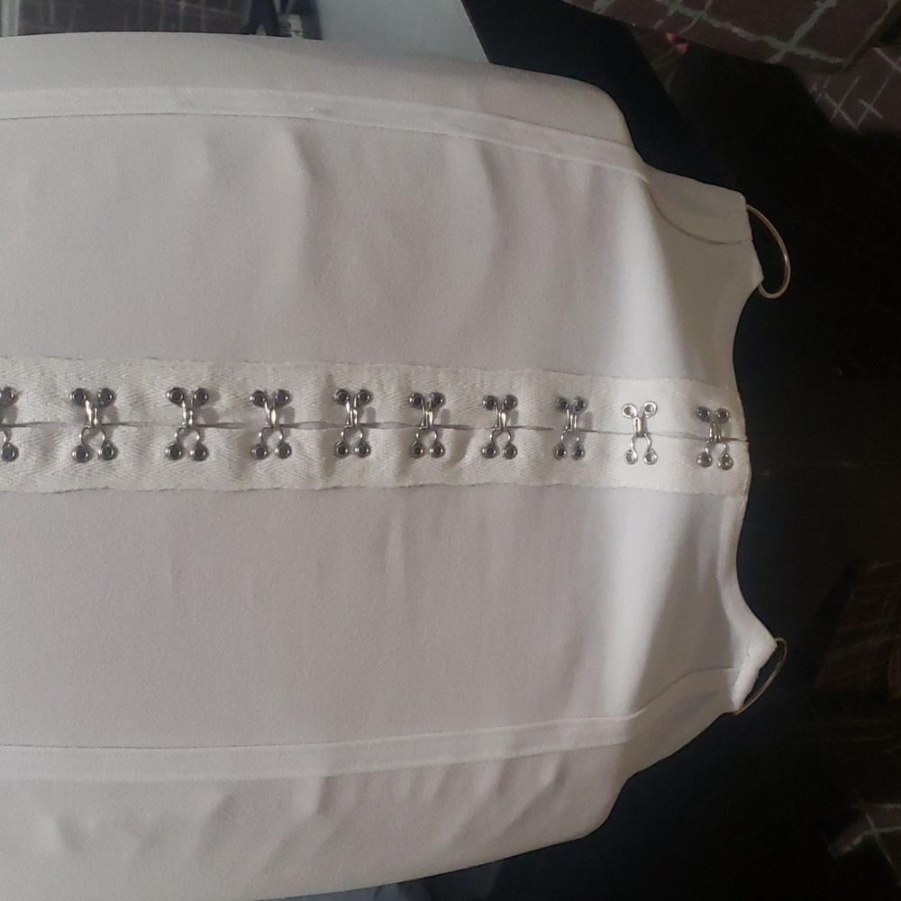 White Sleeveless Binding Detail Hook And Eye Bodycon Dress - Picture 4 of 7